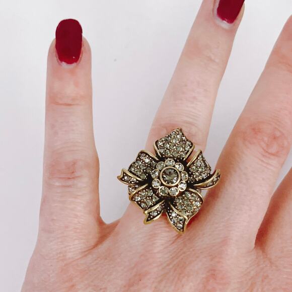 Signed Heidi Daus Gold Tone Floral Flower Rhinestone Cocktail Ring 6.75 Vintage - Picture 3 of 16
